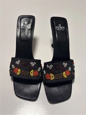 Womens Vintage Unique Trendy FENDI Beaded Slip On Kitten Heel Sandal Size 9